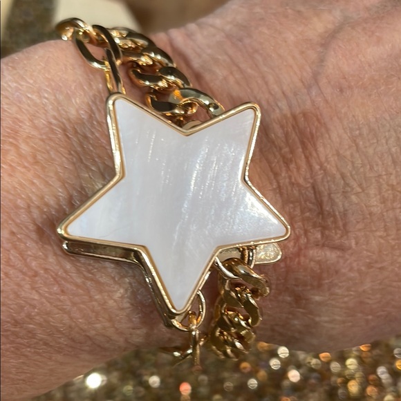 💋🎁White & Gold Bracelet with White Accent and two glorious gold link chains - Picture 1 of 9